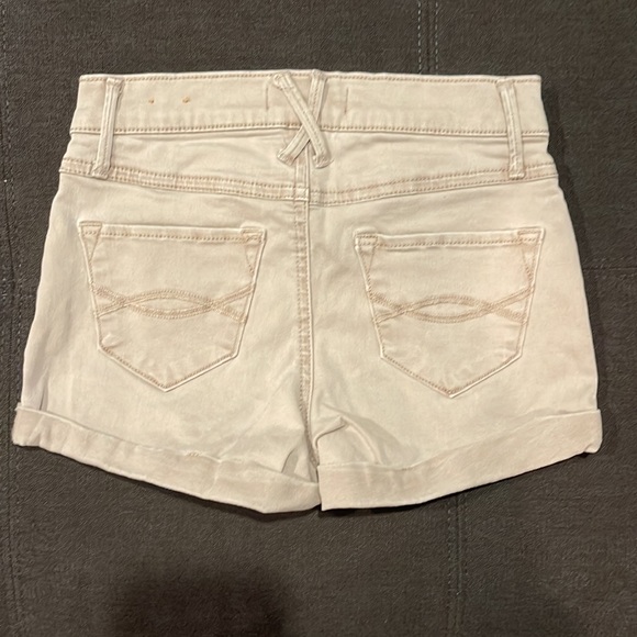 Abercrombie kids 9/10 khaki shorts - Picture 3 of 3